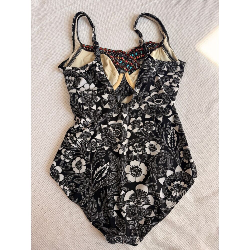 Black and White Floral One-Piece Swimsuit - Picture 7 of 9